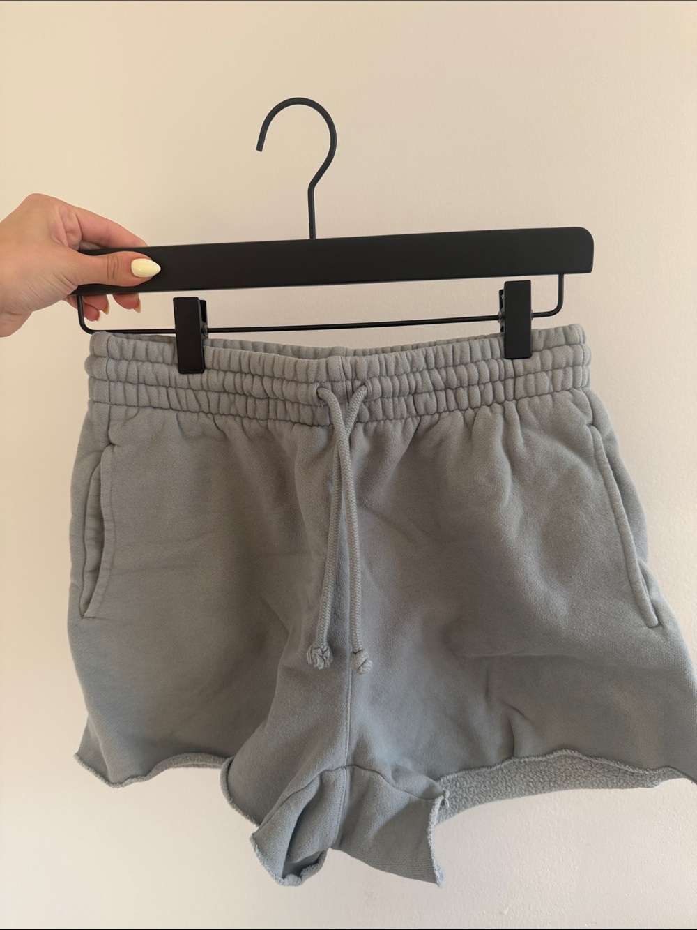 Aritizia Women’s Gray Drawstring Fleece Shorts